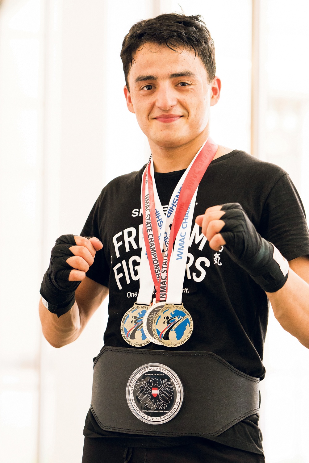 Ismail ist 18, Afghane, Hotel Sacher-Lehrling und Staatsmeister im Kickboxen! (Foto: Marko Mestrovic)